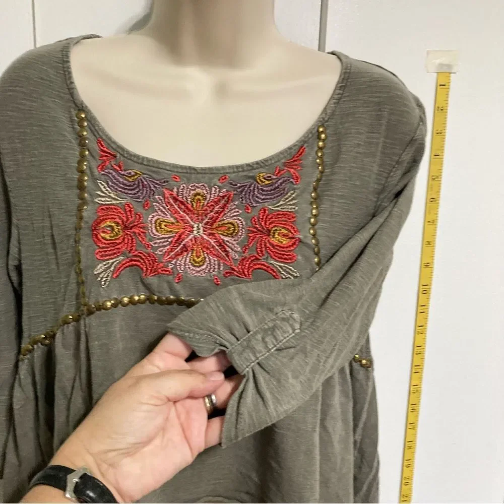 Urban Outfitters ECOTE Embroidered Studded Floral Bohemian Crop Top Womens Small - Picture 4 of 12